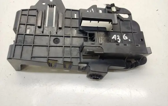 Audi A3 S3 8P Sound amplifier holder/bracket 8P0907368 8P0907368B