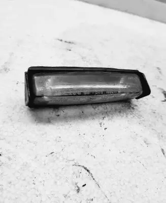 Front fender indicator light