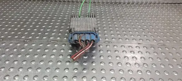 Mercedes-Benz A W168 Coolant fan relay A0275458032