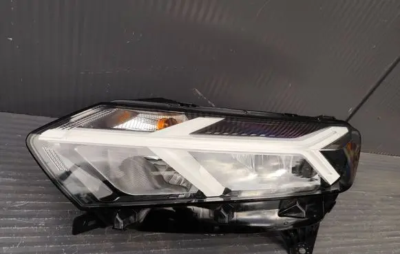 Dacia Sandero III Headlight/headlamp 260602561R