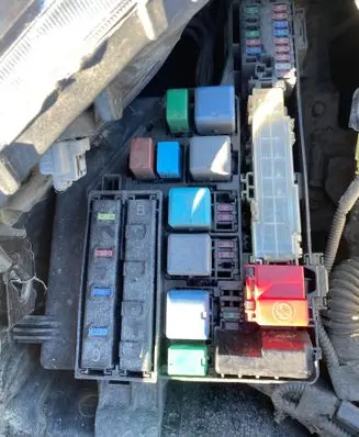 Toyota Prius (NHW20) Fuse box set