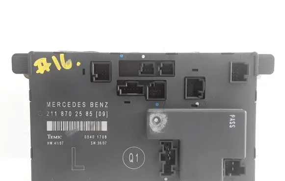 Mercedes-Benz E W211 Door control unit/module 2118702585