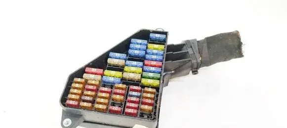 Volkswagen Polo IV 9N3 Fuse box set