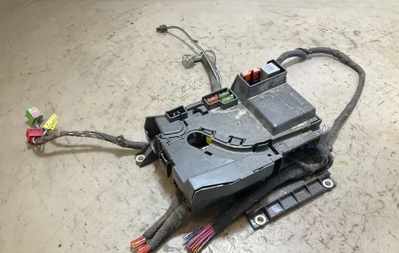 Audi Q7 4L Fuse box set 7L0937548C 4L0937555A