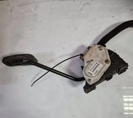 Volvo V70 Accelerator throttle pedal 30666659 6PV00853709