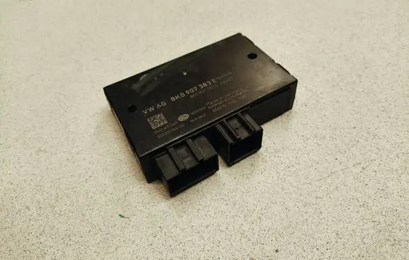 Audi A4 S4 B8 8K Tow bar trailer control unit/module 8K0907383E 5DS01015400