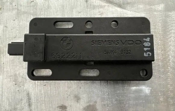 BMW 3 E90 E91 Keyless (KESSY) go control unit/module 6922211