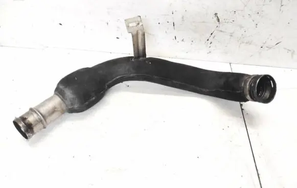 Nissan NV200 Intercooler hose/pipe