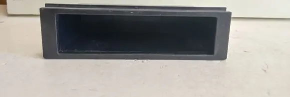 Mazda 3 I Dashboard storage box/compartment 