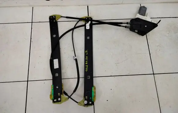 Audi A1 Front door window regulator with motor 