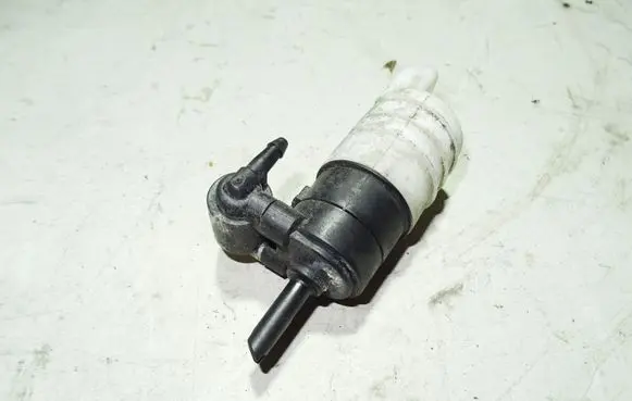 Renault Kangoo I Windscreen/windshield washer pump 7700431079