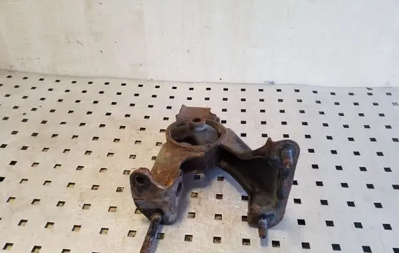 Toyota Corolla Verso AR10 Engine mount bracket