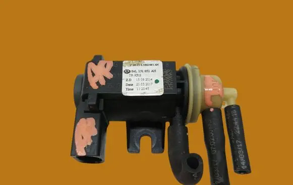 Volkswagen Caddy Turbo solenoid valve 04L131051AH