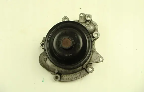 Mercedes-Benz E W212 Water pump 6422010710