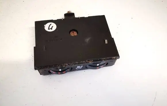 Lexus IS 220D-250-350 Seat heating switch 453451
