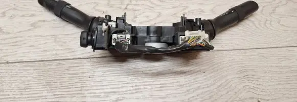 Lexus IS 200-300 Wiper turn signal indicator stalk/switch 173832