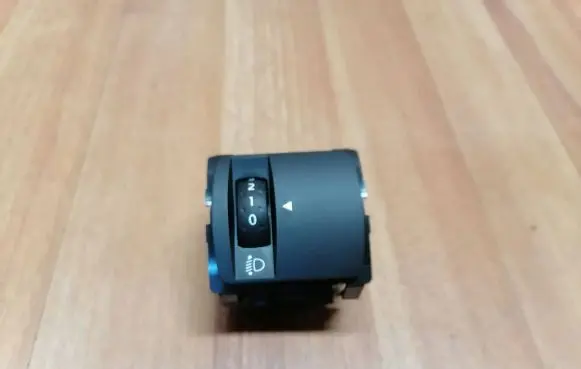 Renault Megane IV Light switch 251902972R A14679