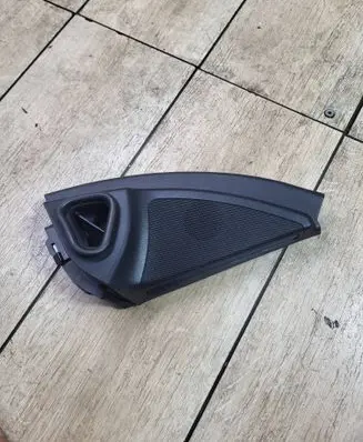 Mercedes-Benz ML W164 Front door speaker cover trim A1647201670 302058