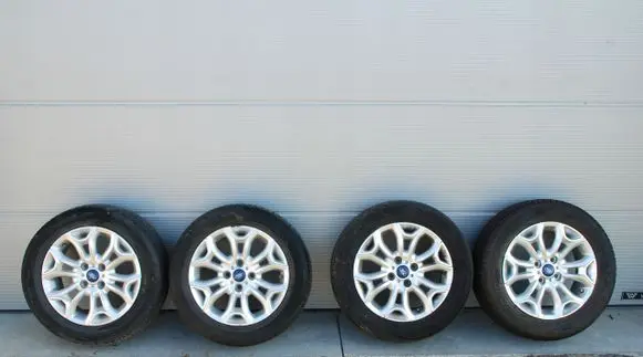 R16 alloy rim