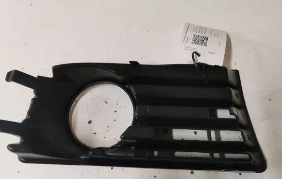 Volkswagen Golf V Front fog light trim/grill VW11035