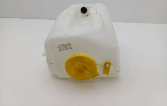 Opel Corsa C Windshield washer fluid reservoir/tank 