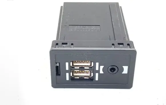 Lexus IS III XE30 USB socket connector 8619078010