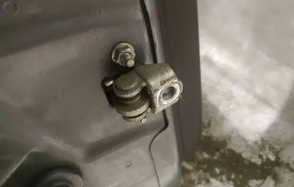 Opel Vectra C Rear door check strap stopper