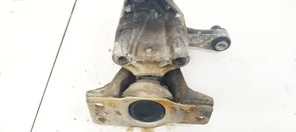 Renault Modus Engine mount bracket 8200131305 8200140431