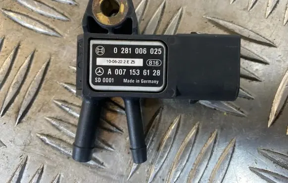 Mercedes-Benz Vito Viano W639 Exhaust gas pressure sensor A0071536128 0281006025 1006222EZ5