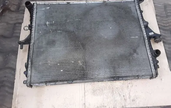 Audi Q7 4L Coolant radiator 7L6121253B E1471
