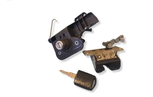 Opel Meriva A Tailgate exterior lock 90534783 90534785 24460839