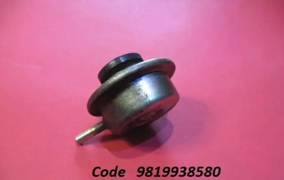 Mazda 626 Fuel pressure regulator 9819938580