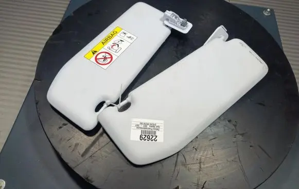 Opel Mokka Sun visor