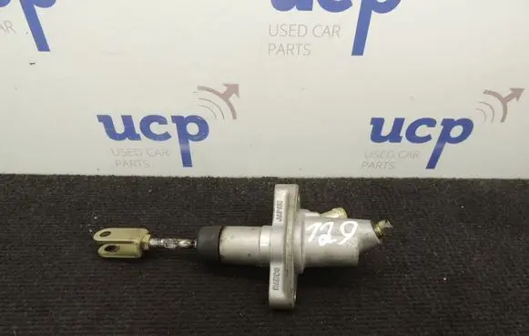 Nissan Primera Clutch master cylinder D129