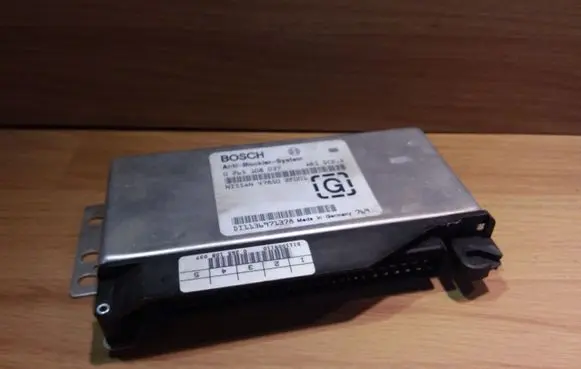 Nissan Primera ABS control unit/module 0265108037