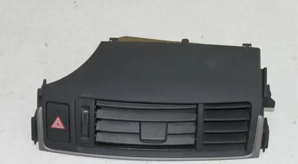 Toyota Verso Dash center air vent grill 556700F030