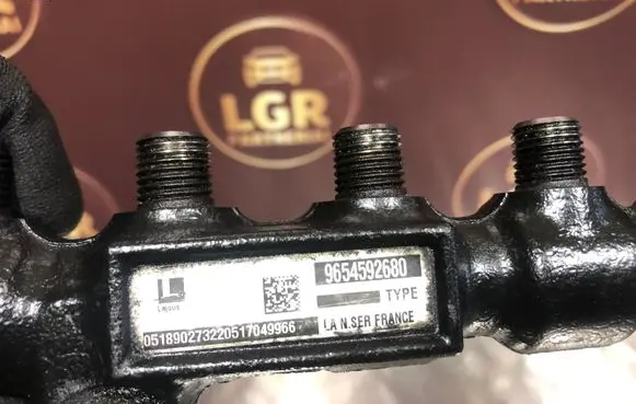 Citroen C4 I Fuel main line pipe 9654592680
