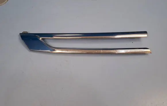Opel Astra K Front bumper upper radiator grill 13423642
