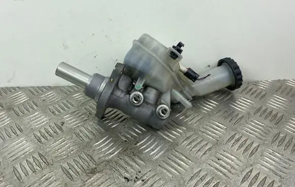 Mitsubishi Outlander Master brake cylinder