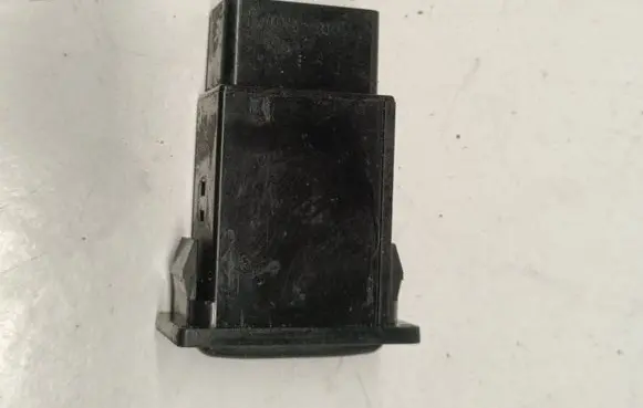 Toyota Avensis T250 Traction control (ASR) switch TR8801