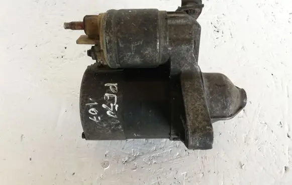Peugeot 107 Starter motor 281000Q012C