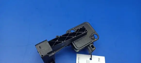 Fuel tank cap lock