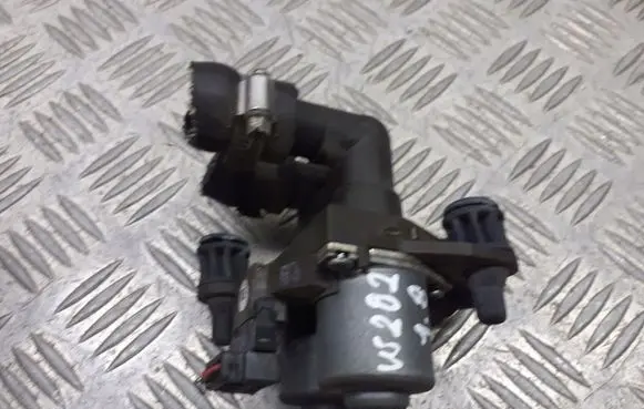 Mercedes-Benz C W202 Water pump 0016303464