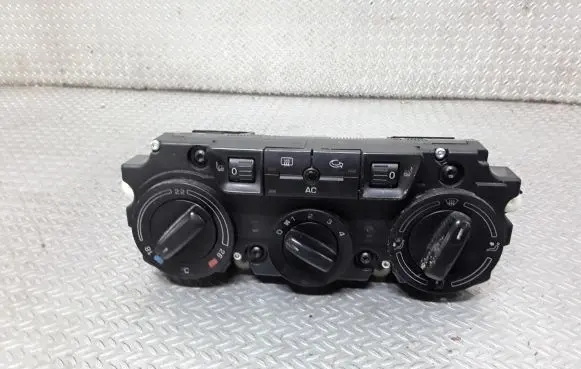 Skoda Octavia Mk2 (1Z) Climate control unit