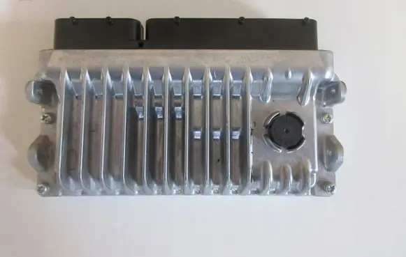 Toyota Yaris Engine control unit/module 896610U230