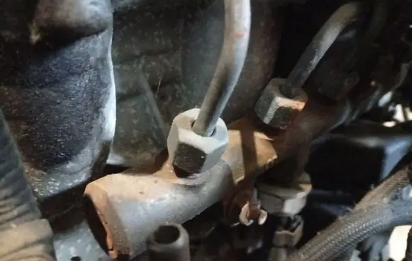 Ford Mondeo MK IV Fuel main line pipe