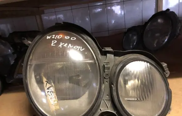 Mercedes-Benz E W210 Headlight/headlamp 16056300 15060400 15060800