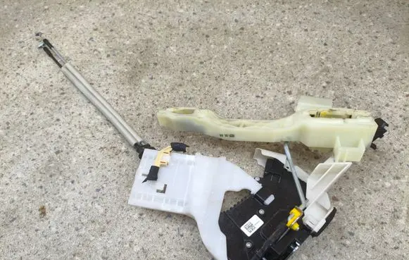 Hyundai Santa Fe Rear door lock 81410S1010