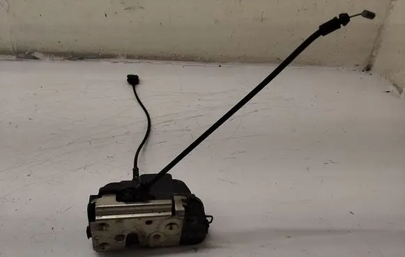 Renault Megane II Rear door lock RA11R300