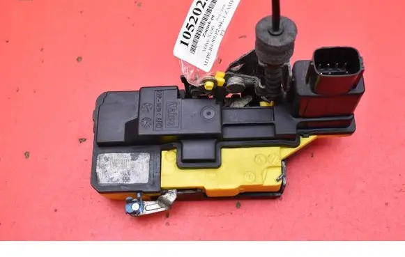 Volvo XC90 Rear door lock 8650555